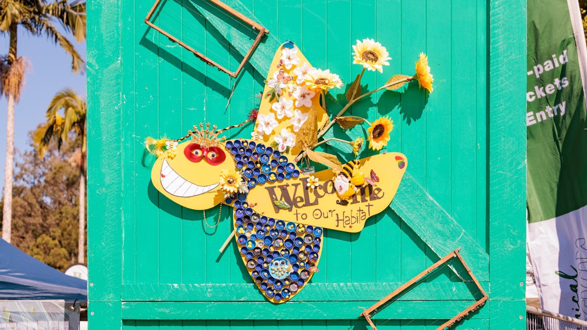 Bee art welcome at Entry