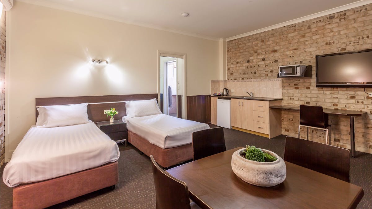 Highlander Motor Inn