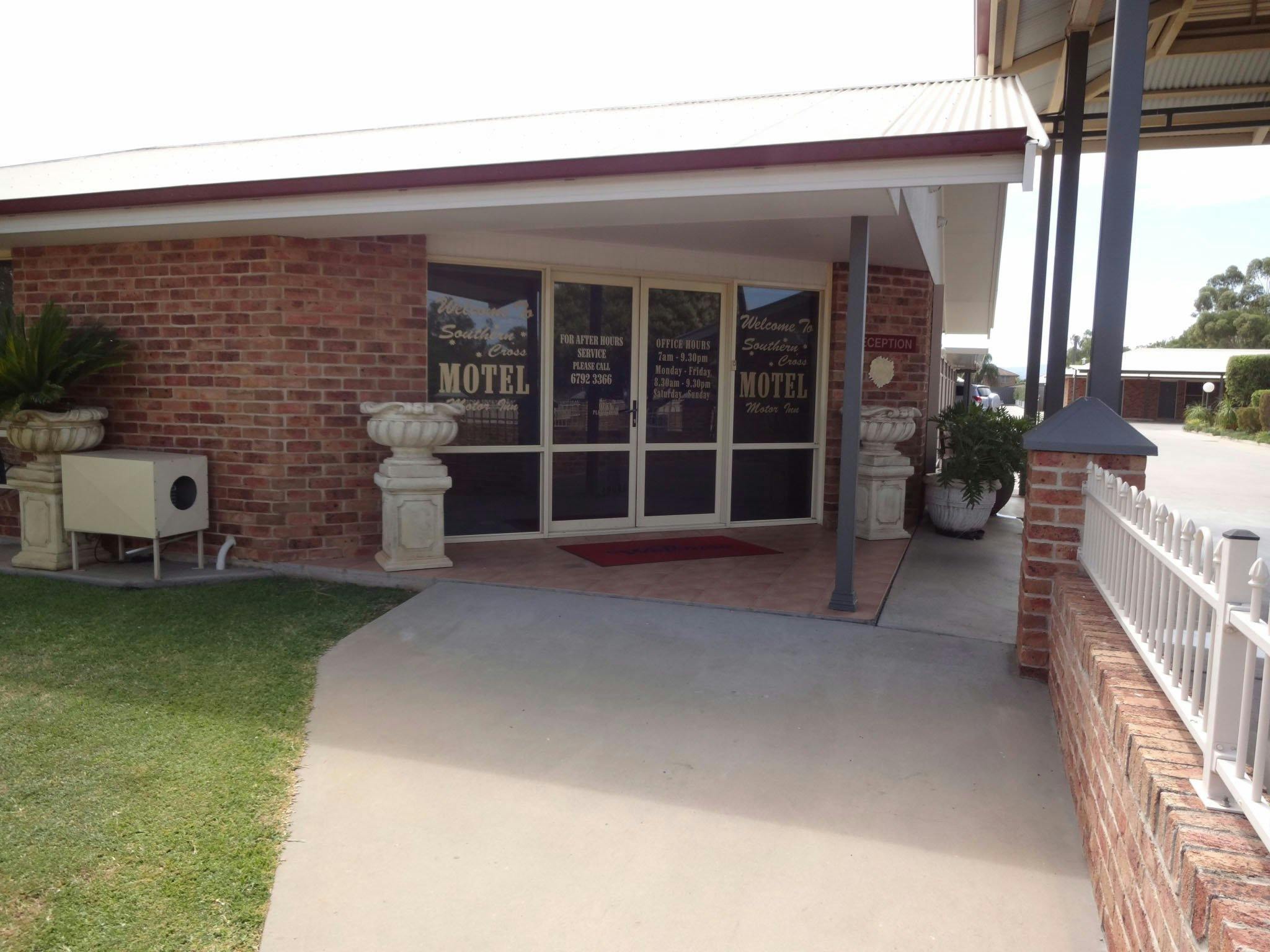 Southern Cross Motor Inn NSW Holidays & Things to Do