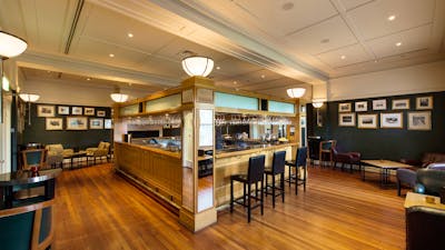 Speaker's Corner Bar