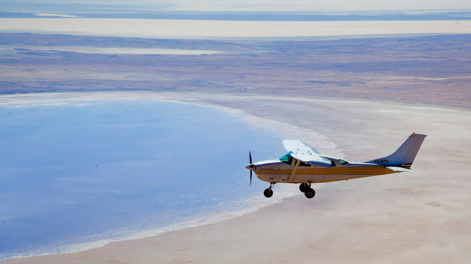 Scenic Flight Lake Eyre - Wilpena Pound Resort