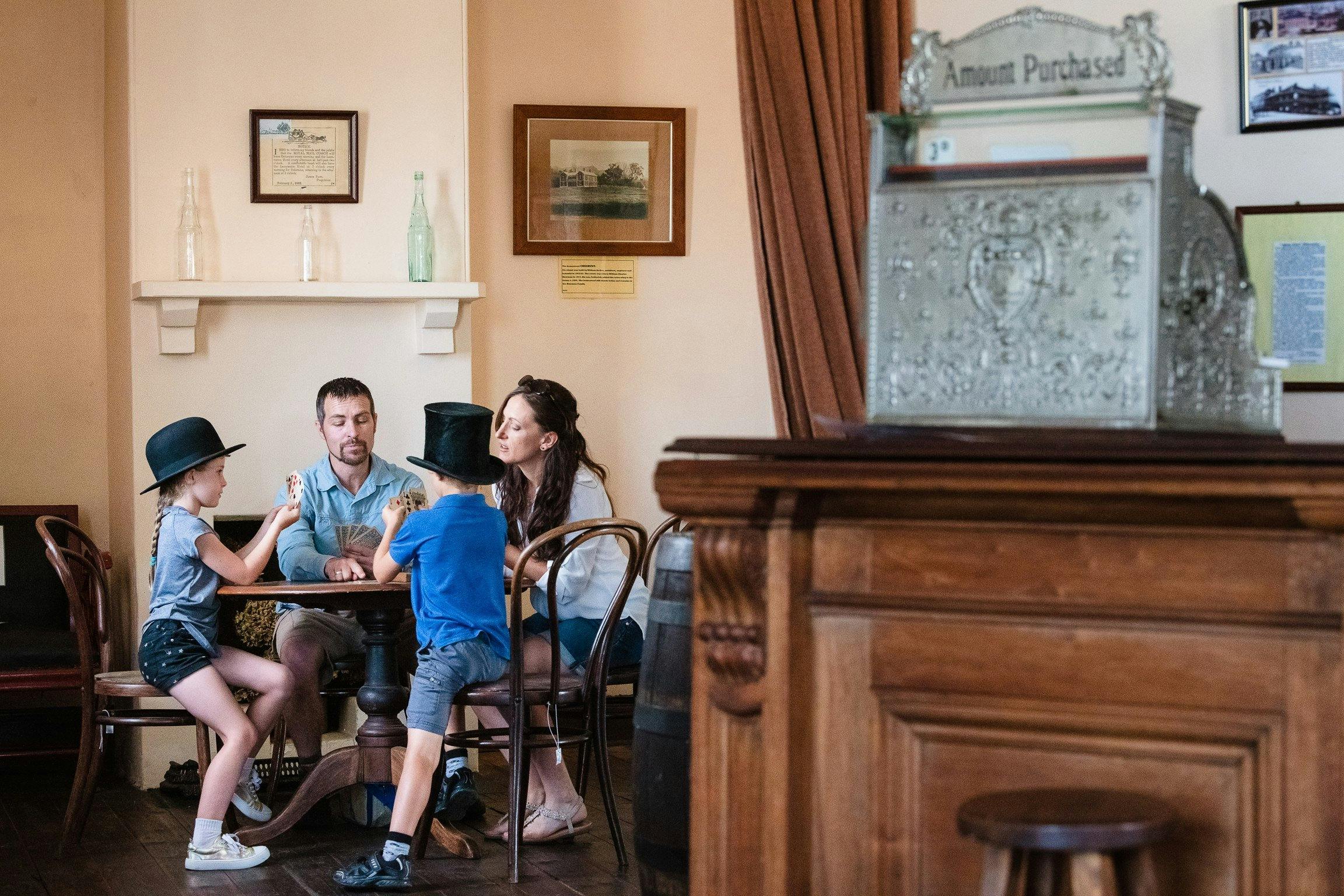 The Family & Commercial Inn, Deloraine & Districts Folk Museum