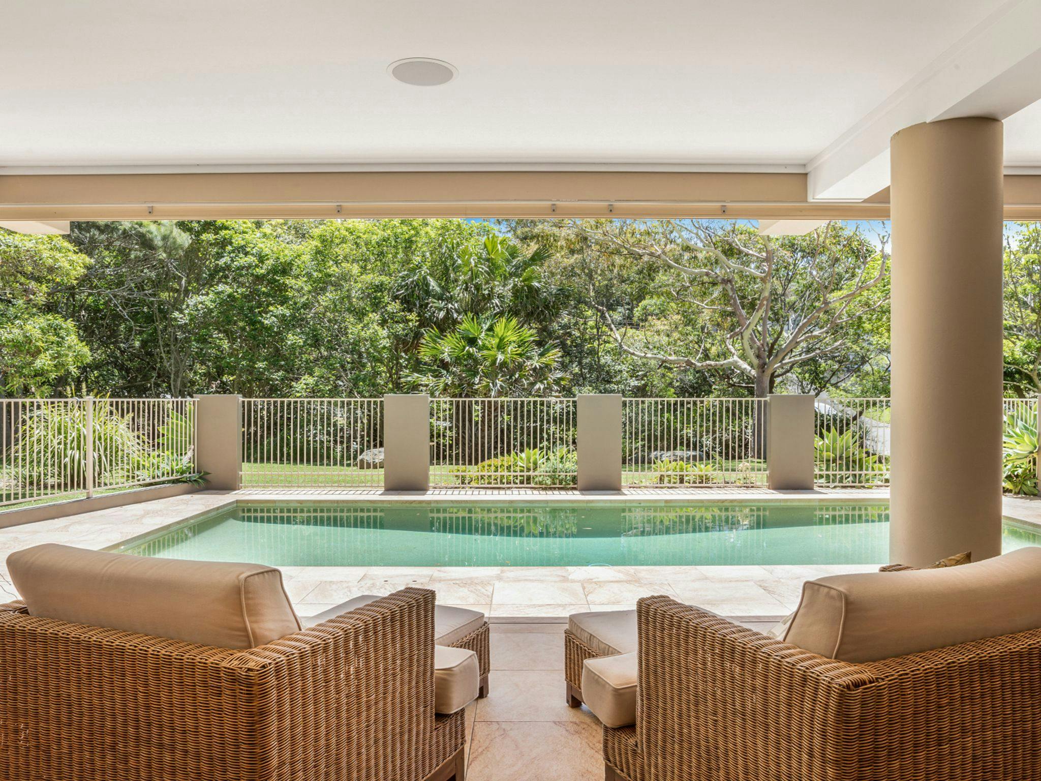 スタンウェル ビーチ グラス ハウス