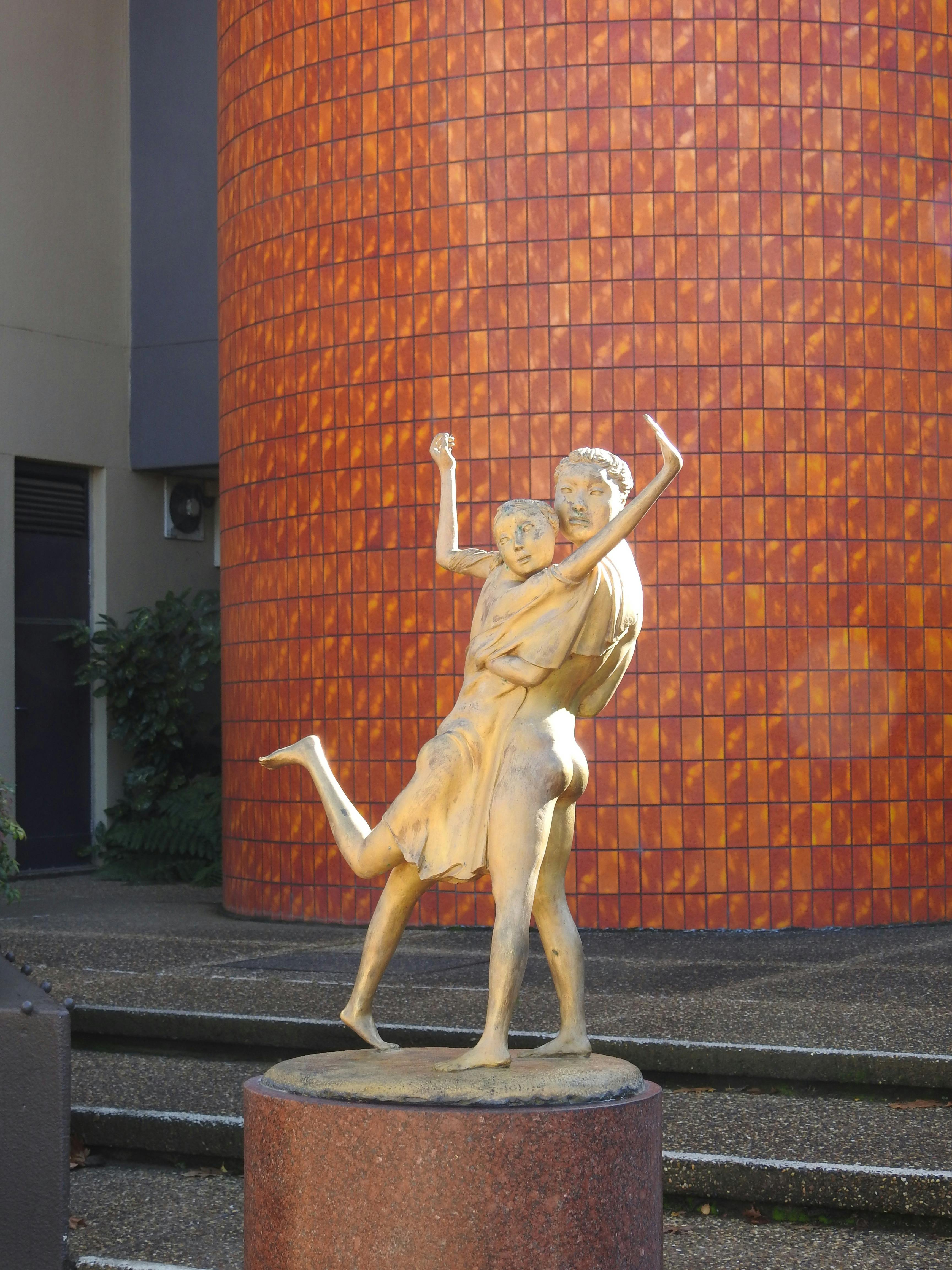 Replica of the Statue of Empathy by sculptor Kunihiko Isshiki