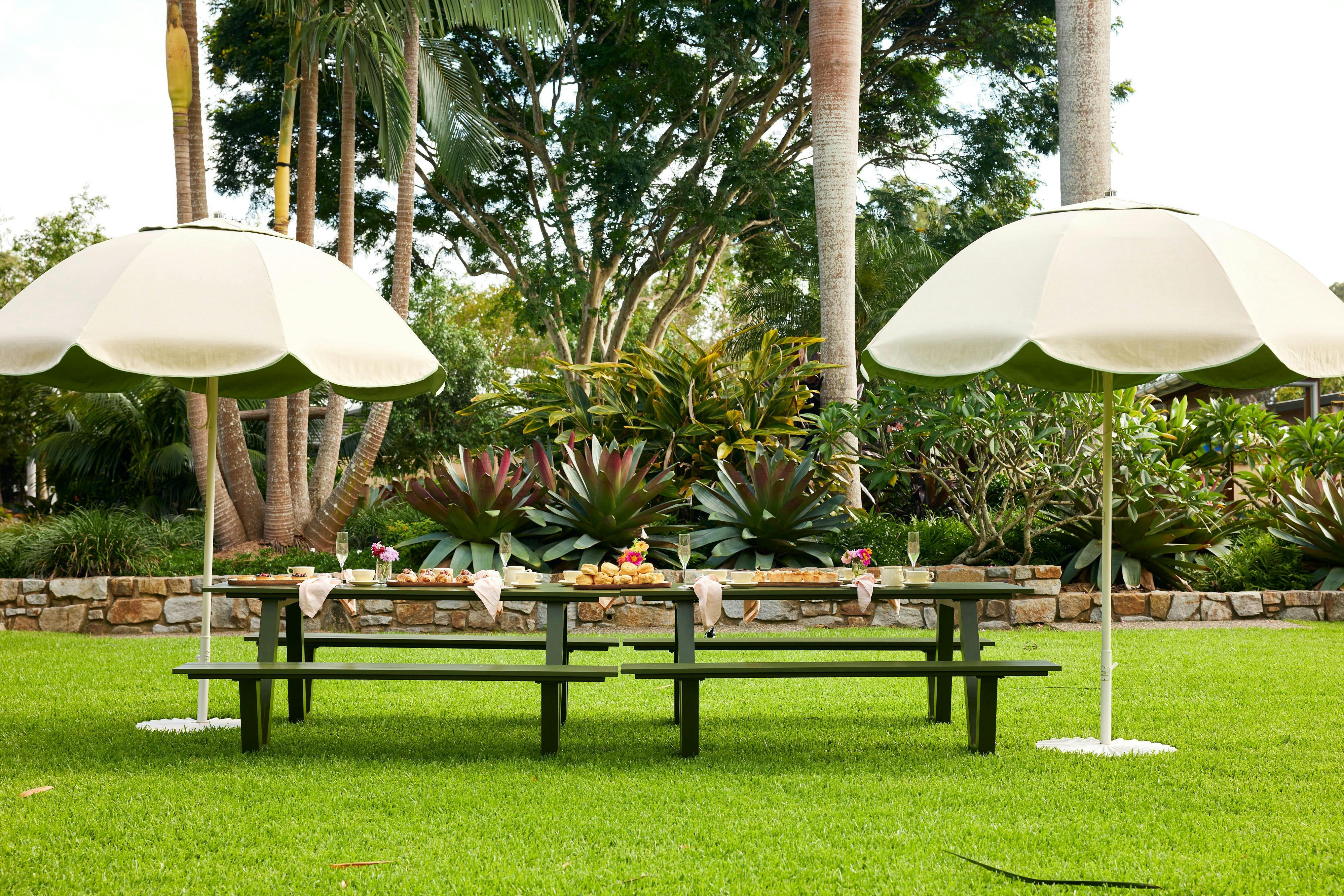 Donovan's Link Eatery and Grounds