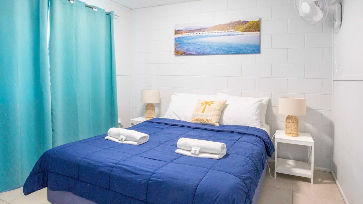 Main Bedroom, Dingo Beach Hotel