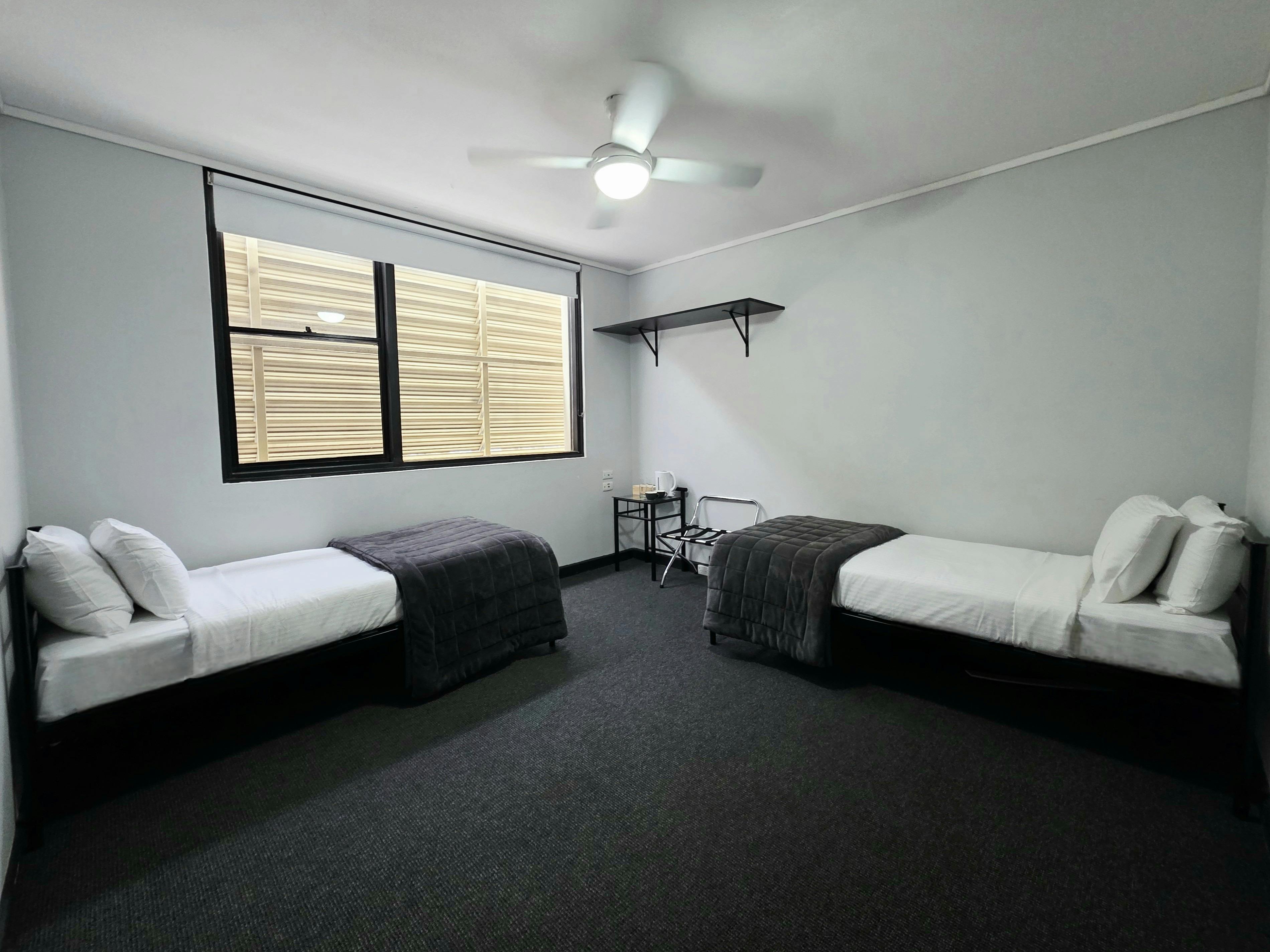 Twin Single Room (Shared Bathroom)