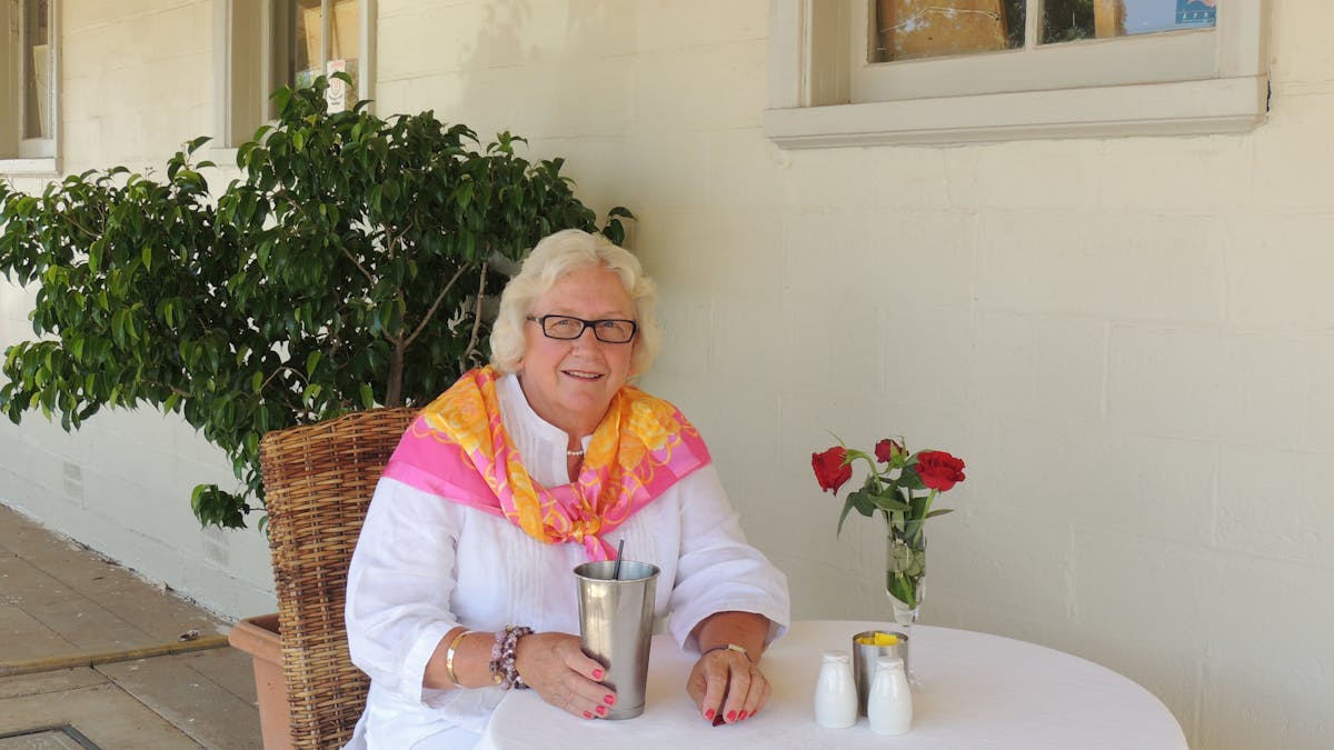 Alfresco or footpath dining at Club Boutique Hotel Restaurant Cunnamulla. Best Cunnamulla restaurant