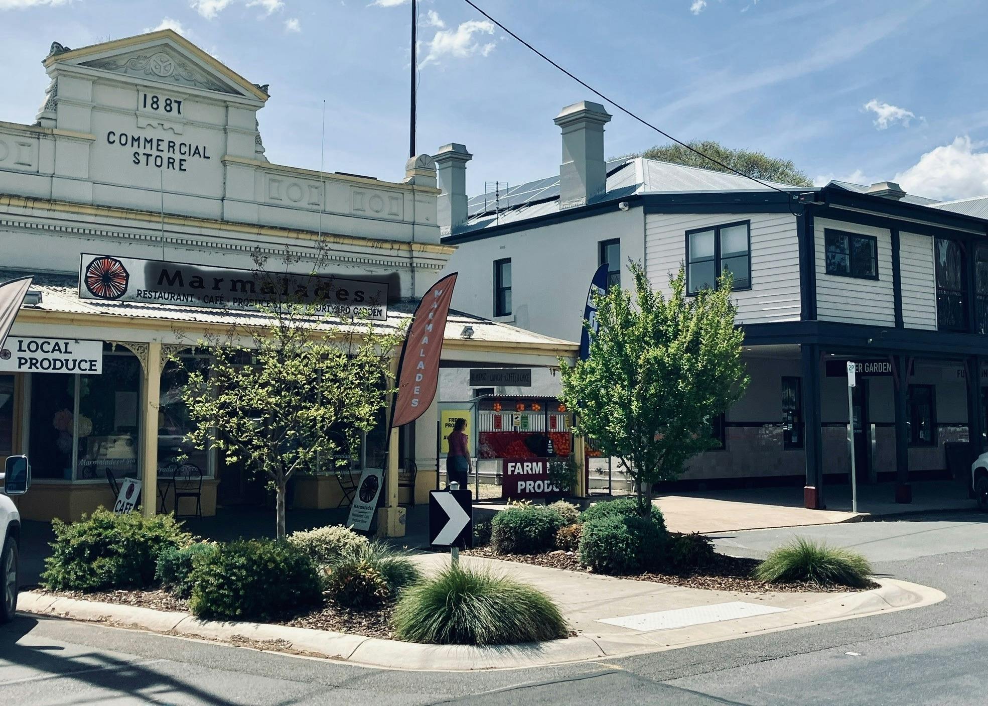 Old Purcells Store, Yea