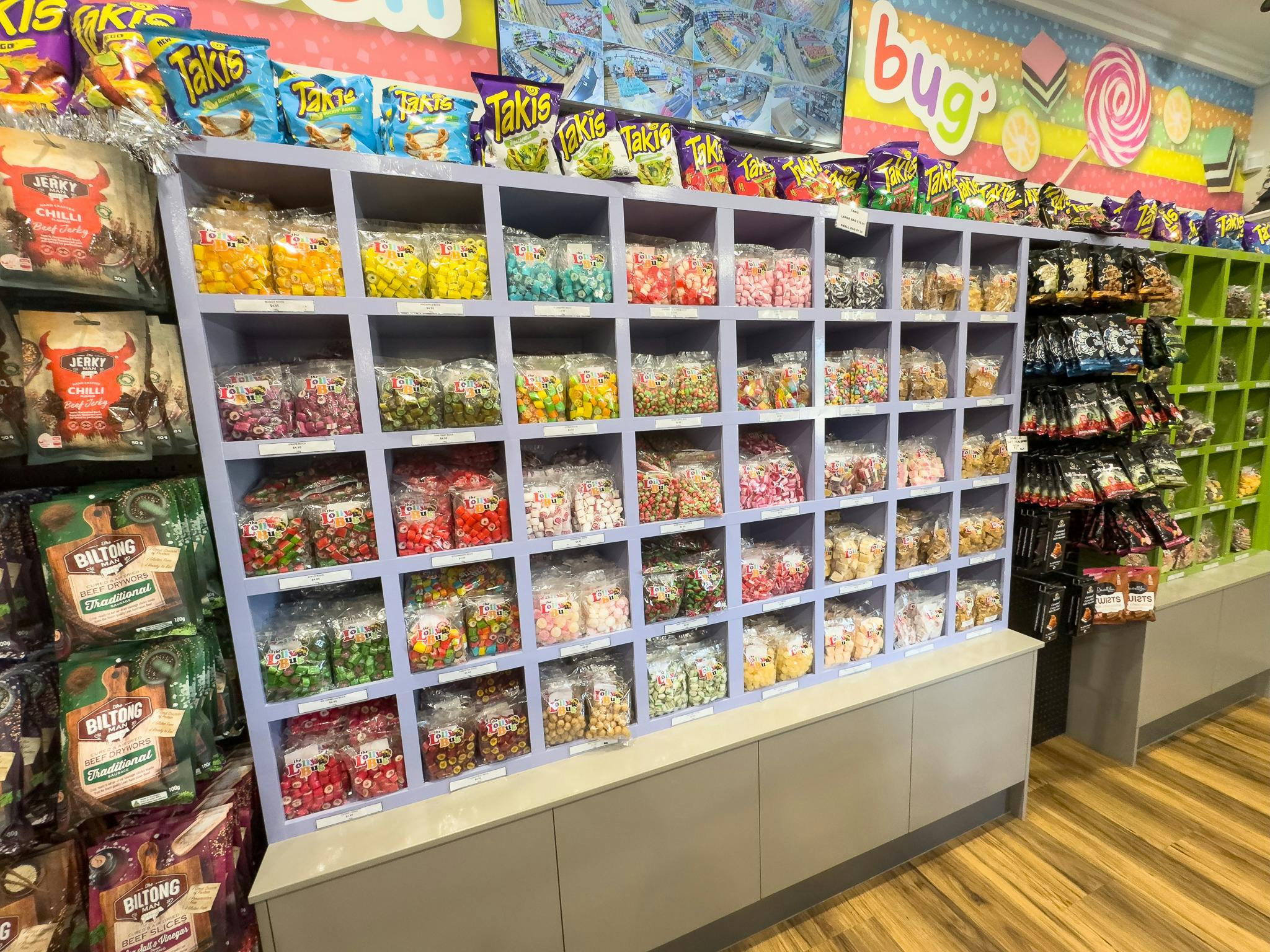 Wall boxes for bagged lollies