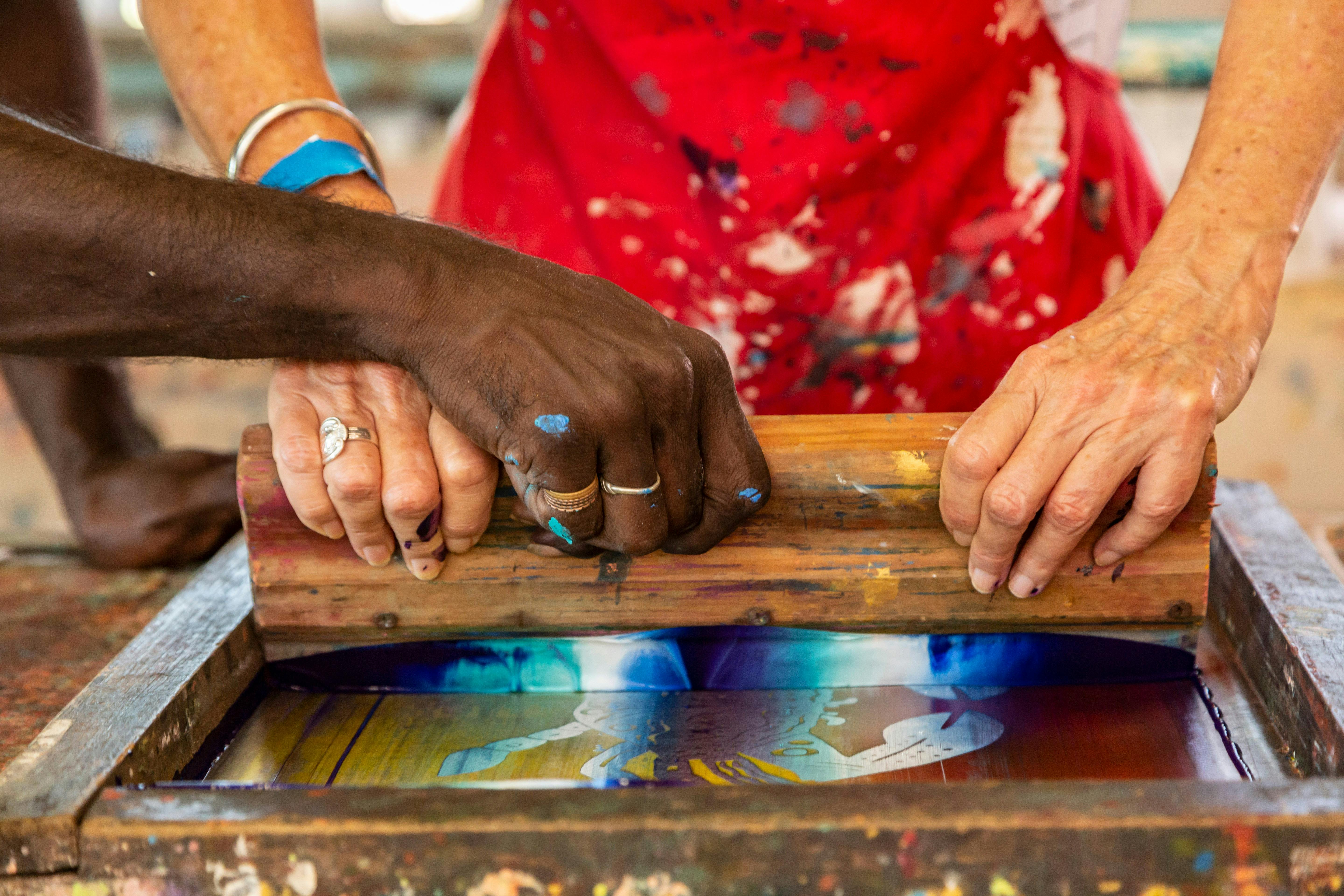 Screenprinting with Tiwi artists