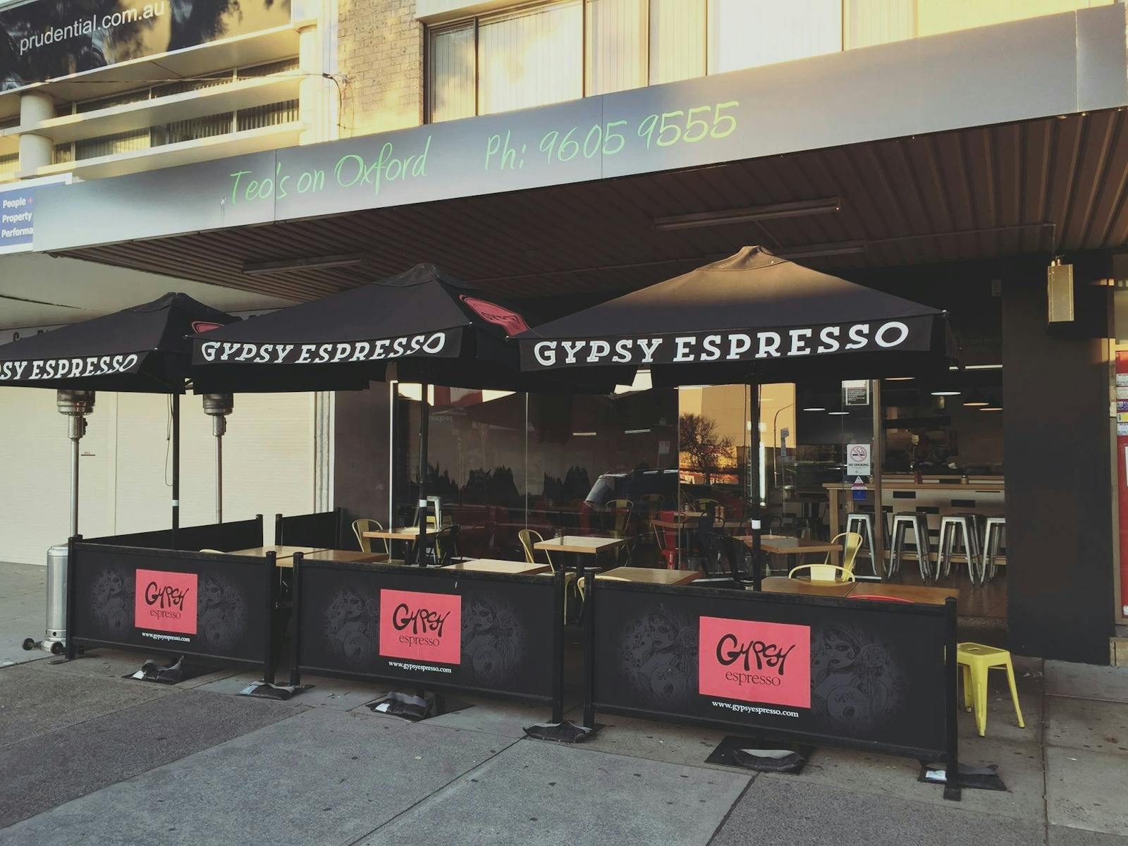 Teo's on Oxford Storefront