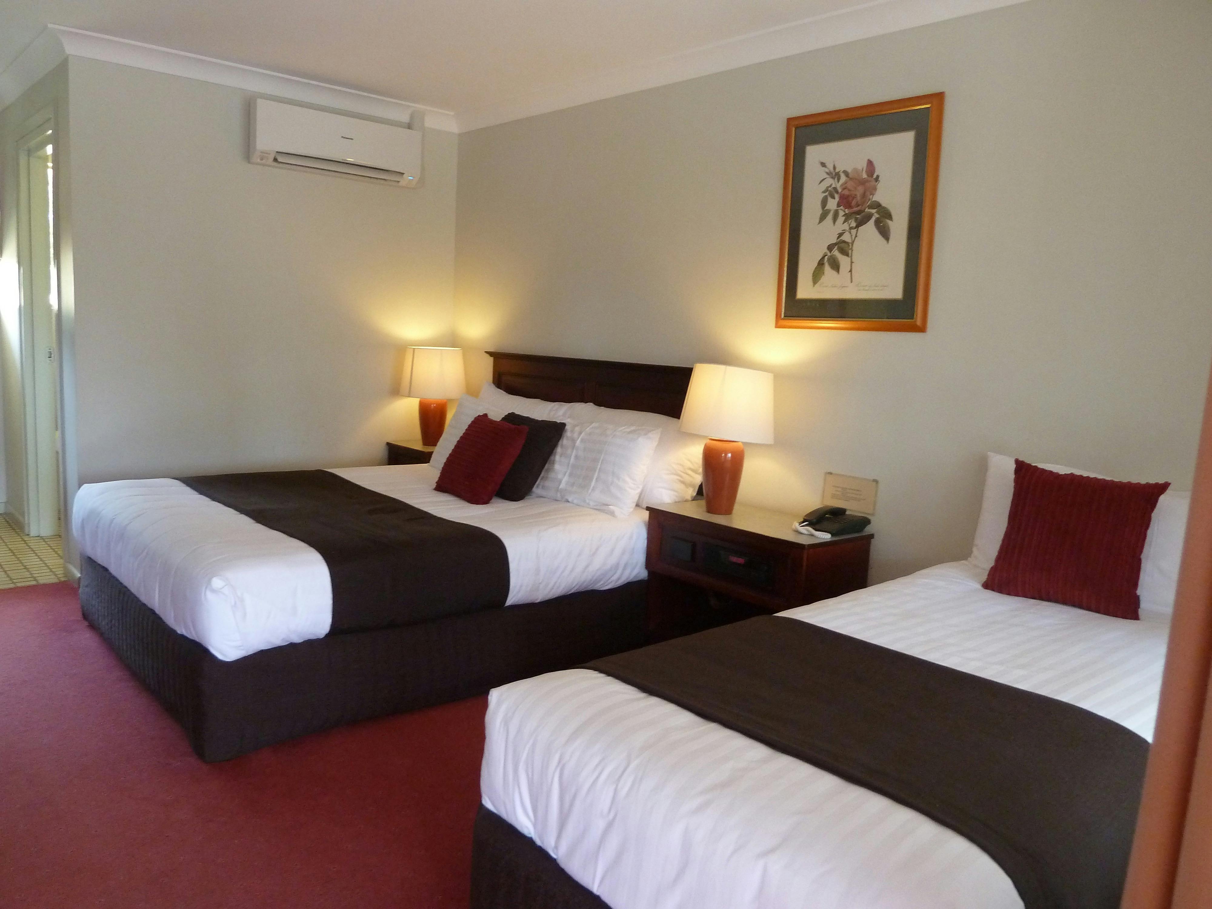 Queen/Twin Room