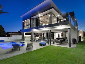 Elite Holiday Homes - Sublime at Broadbeach