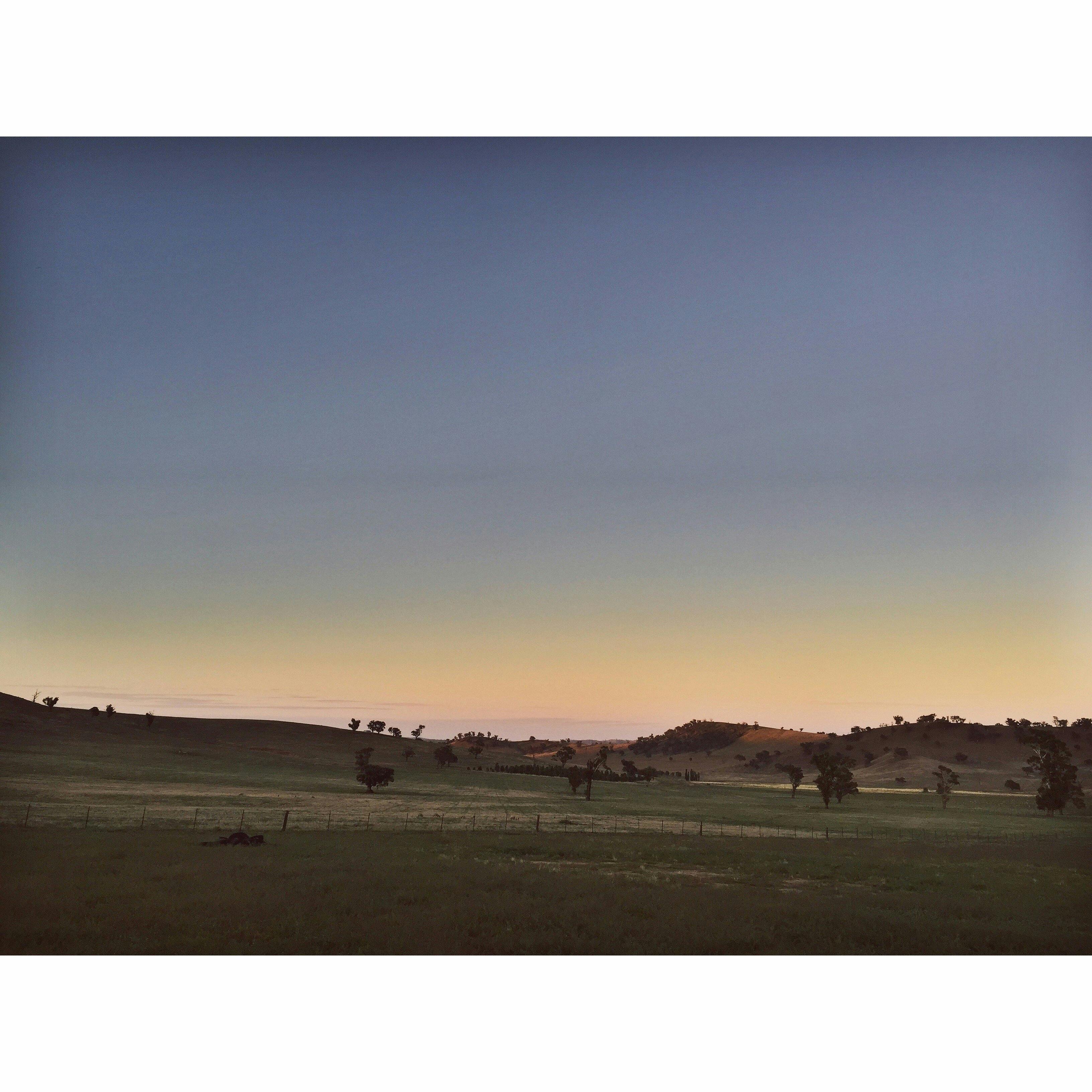 베란다에 앉아서 경치를 감상