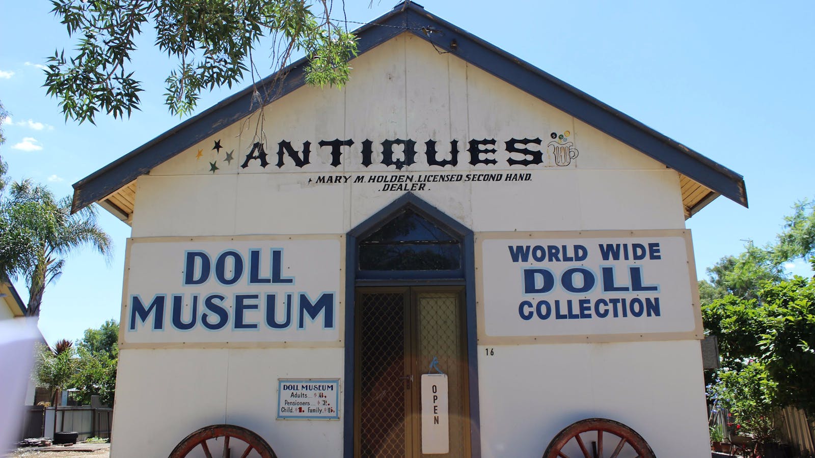 Gerogery Doll Museum