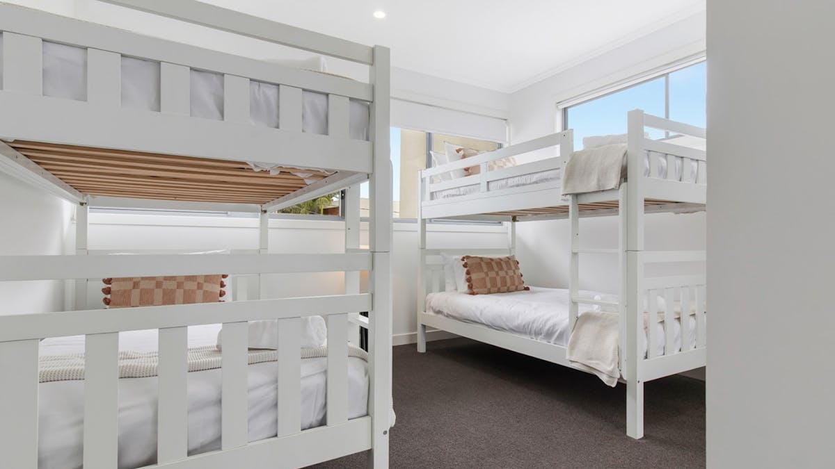 Five Bedroom home in Broadbeach - Bedroom
