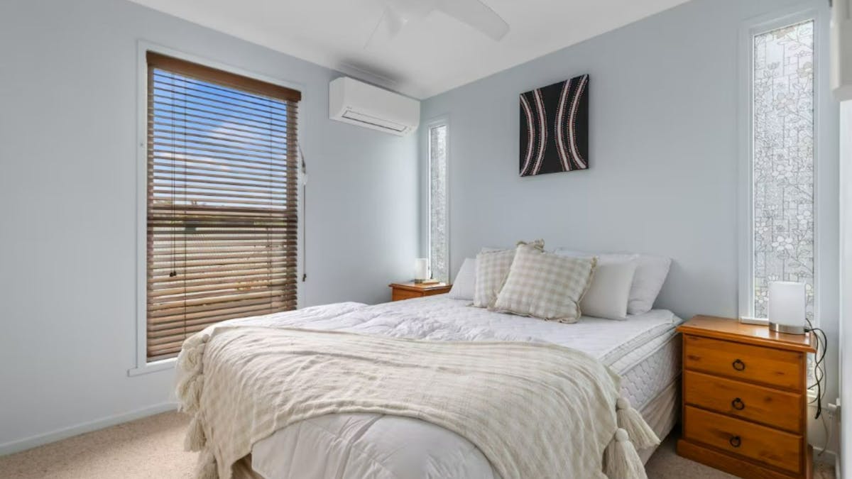 Main bedroom on 1st Floor - 1 Queen