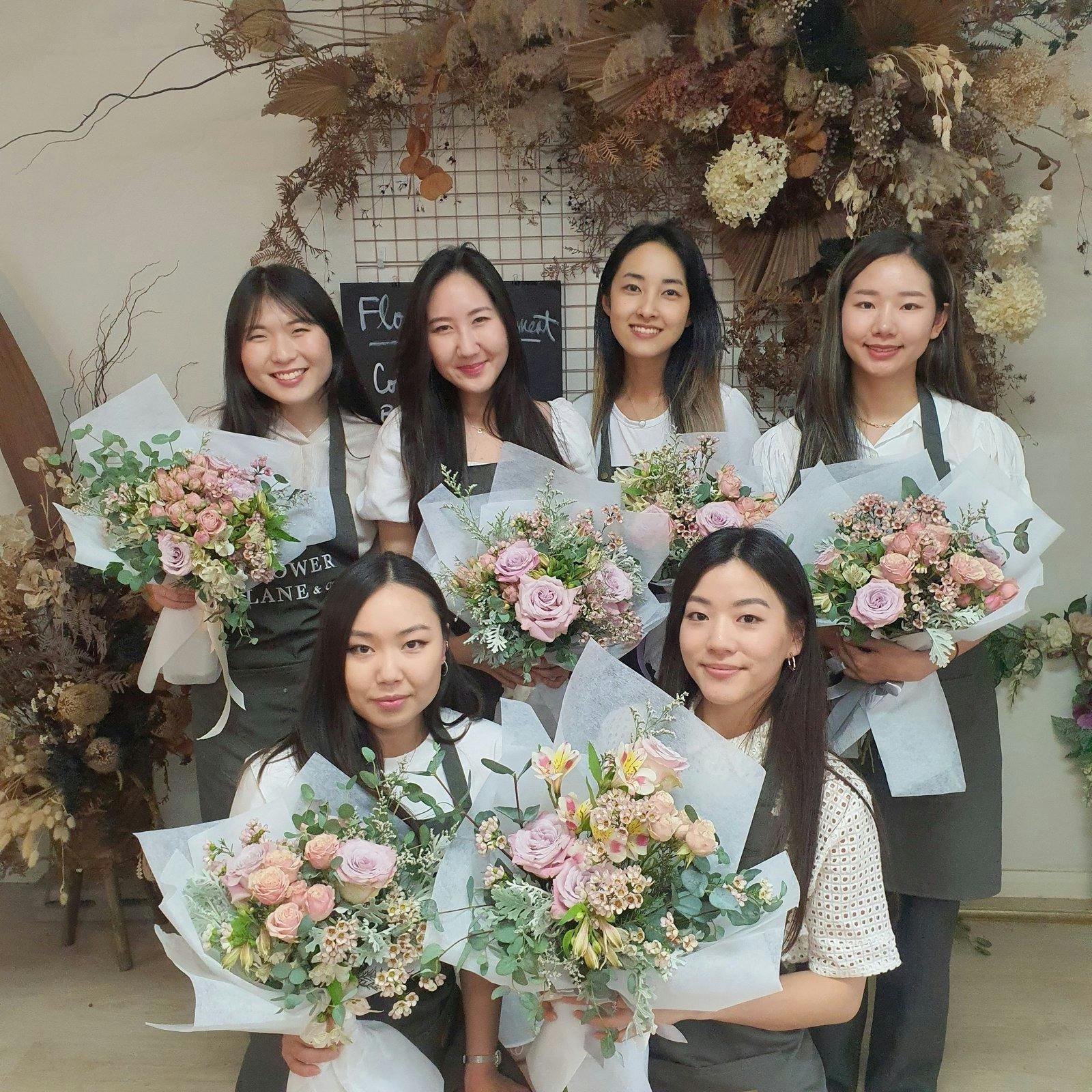 workshop, flower arrangement, vase, hand tied, fun