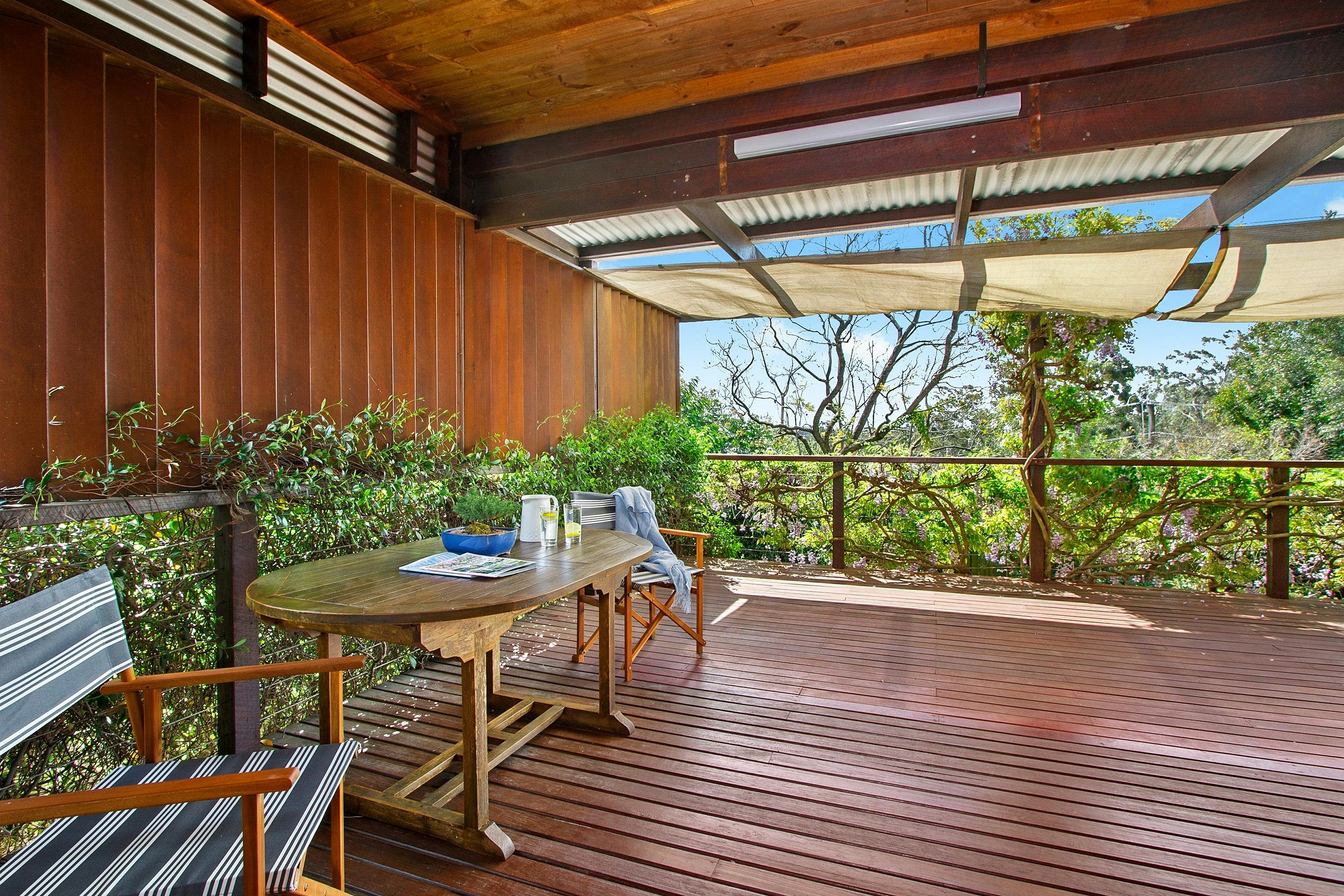 帶頂棚的戶外娛樂區