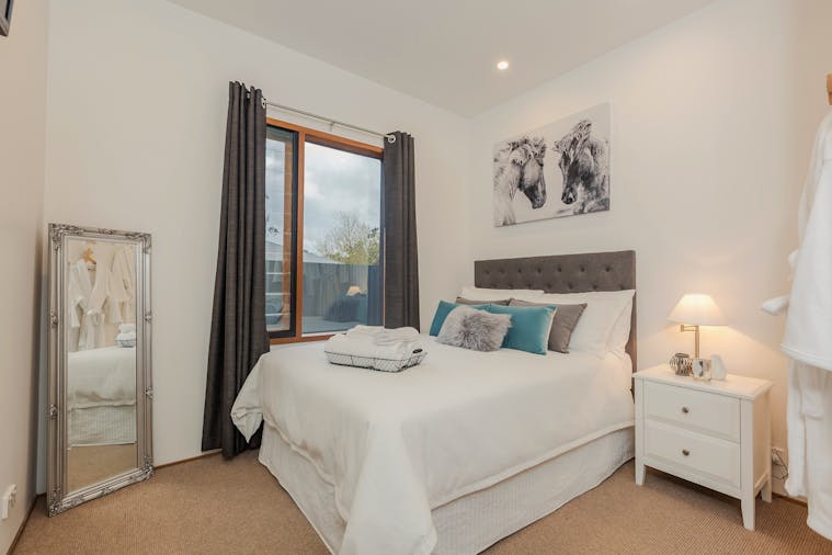 The Oak Nest Luxury Retreat