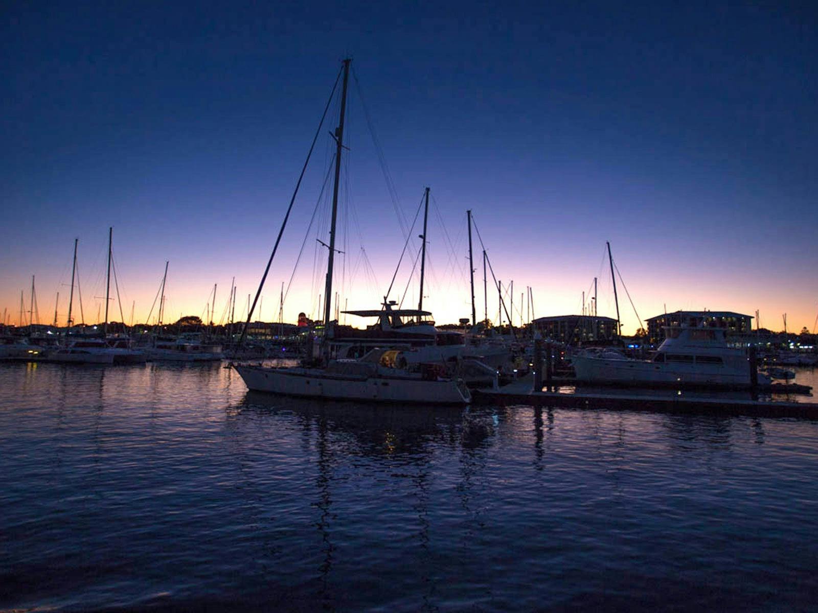 sunset urangan marina