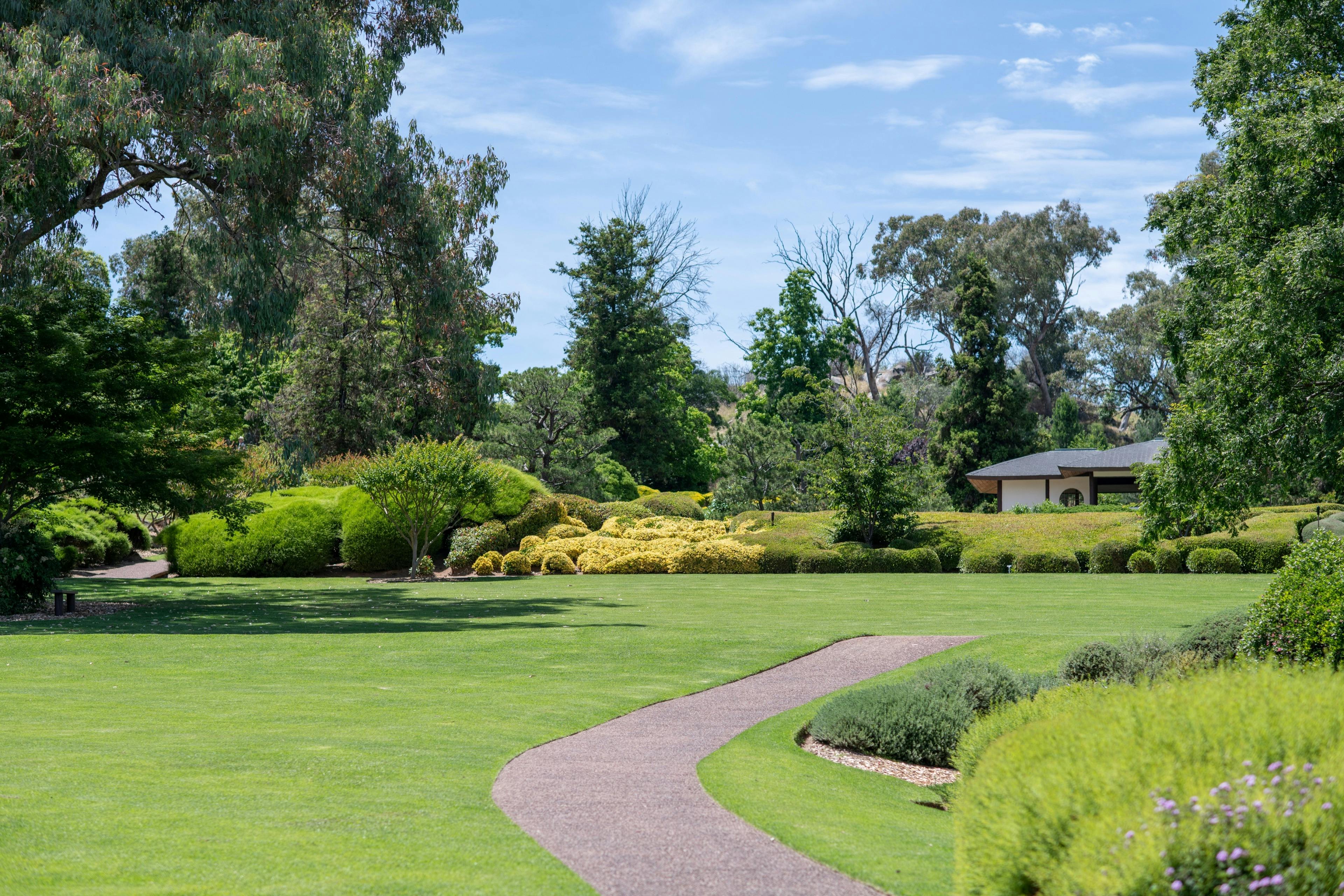 Japanese Garden Spring Package Cowra NSW Holidays &