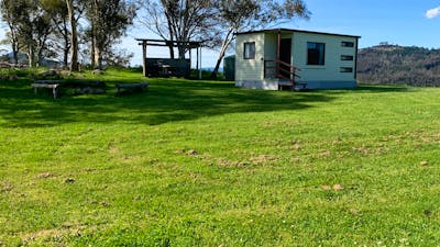 East cabin great views of The Valley and Farm