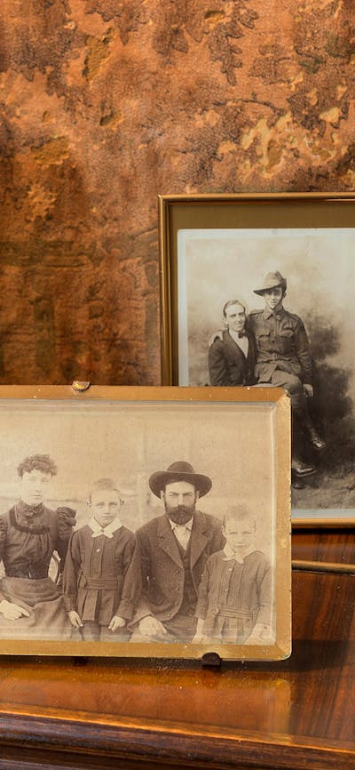 Mugga-Mugga cottage with historical photographs and objects
