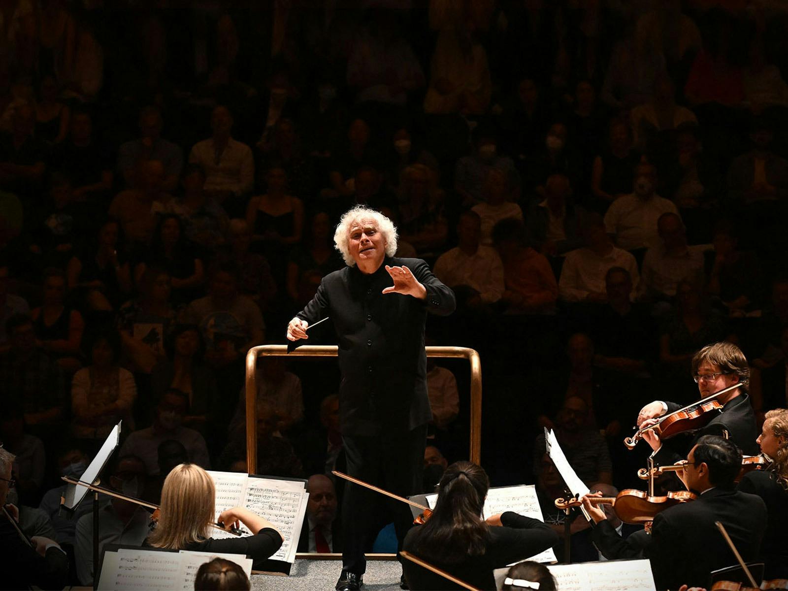 Sir Simon Rattle conducts the London Symphony Orchestra