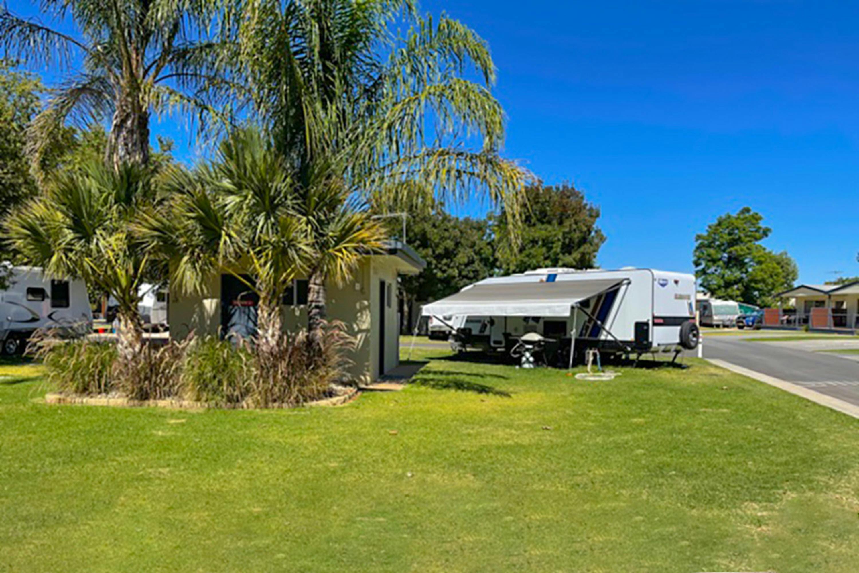 Ensuite & Powered Sites