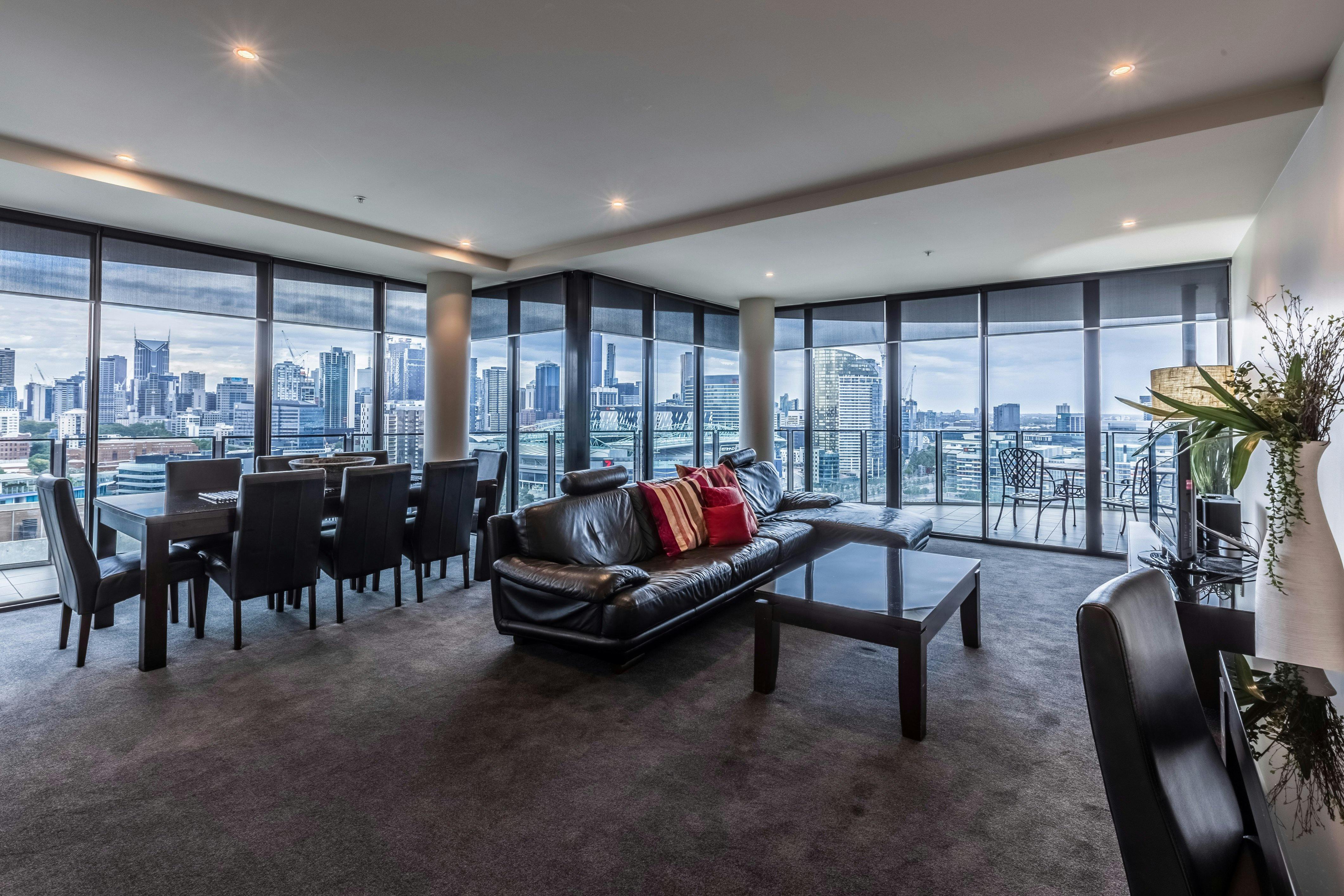 3-Bedroom Harbour View Apartment