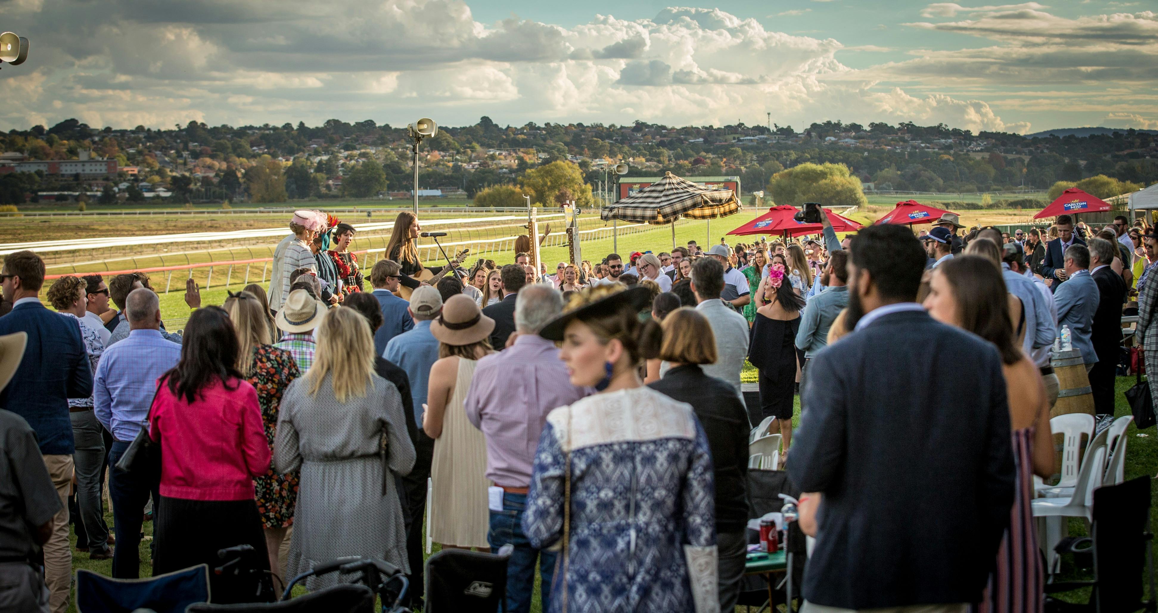 Anzac Day Soldiers Saddle Race Meeting