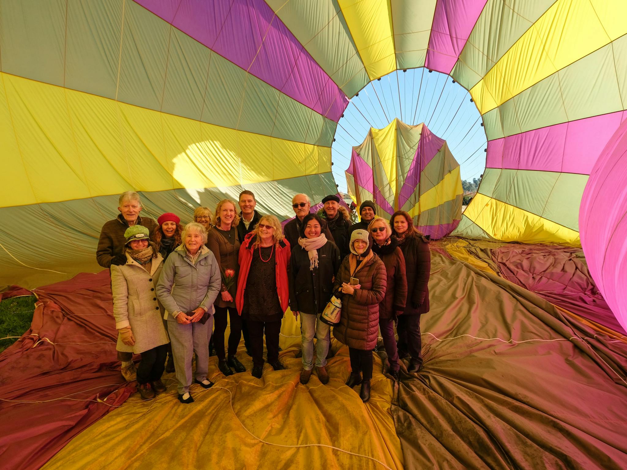 When conditions permit Goldrush invites you to experience ballooning from all angles !
