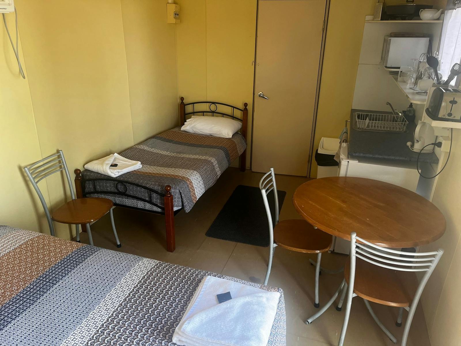 2 Bedroom Cabin at Longreach Caravan Park 2 Bedroom Cabin at Longreach Caravan Park