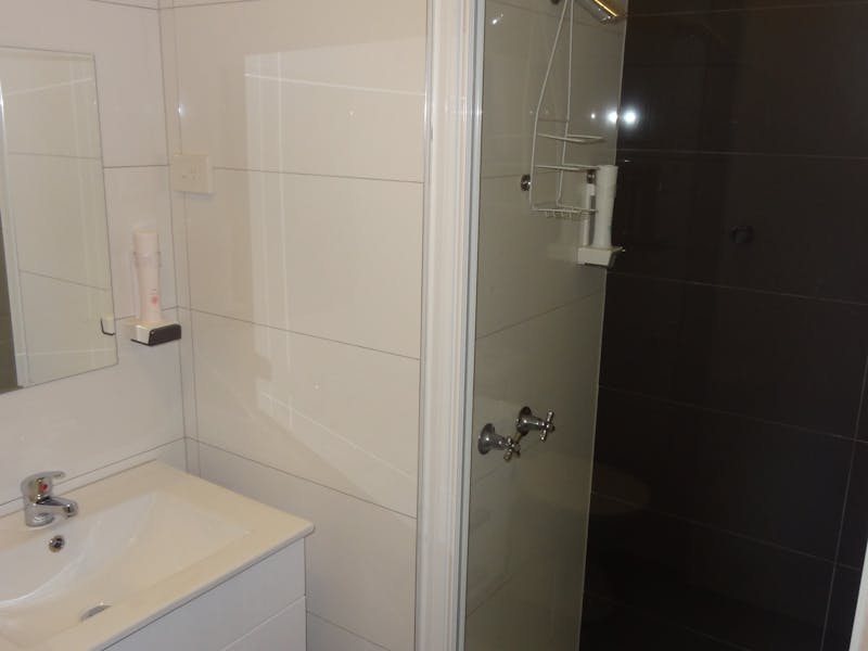 Ensuite room image