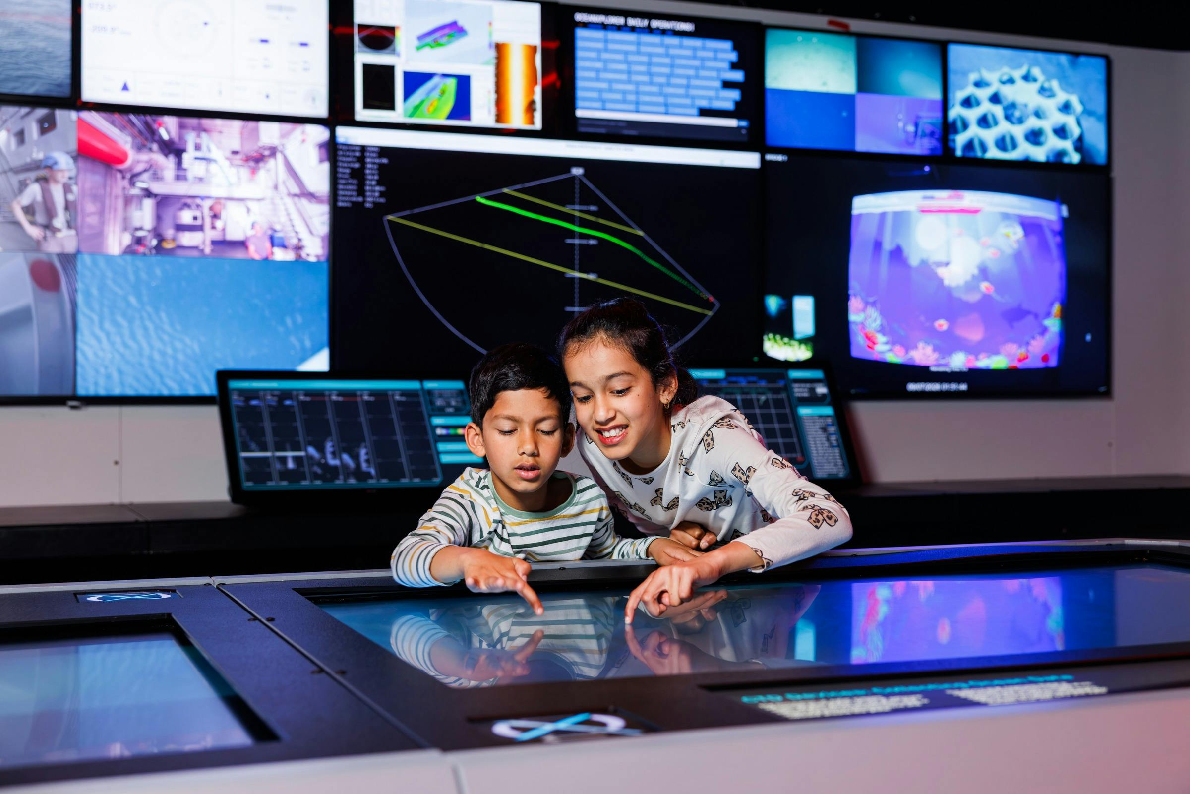 Children in OceanXperience exhibition