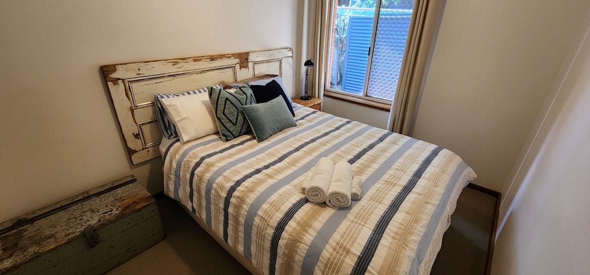 Queen bedroom 2