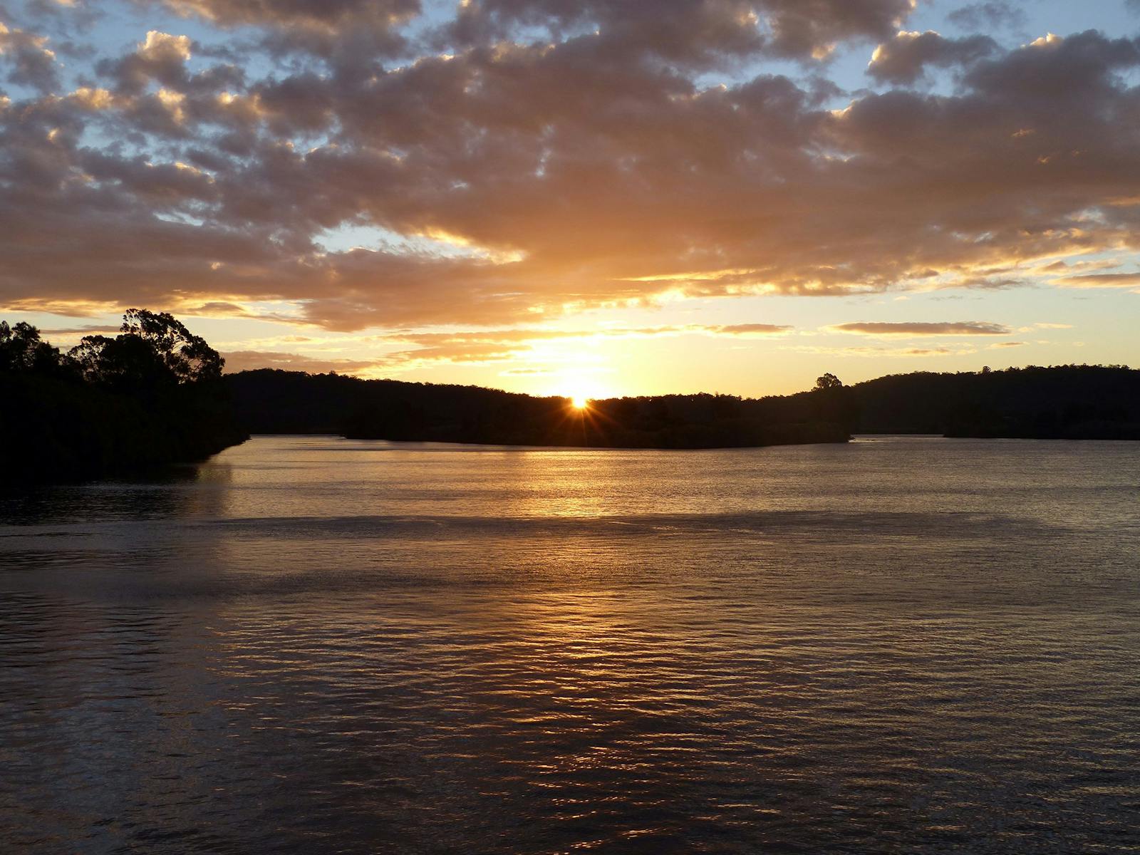 Grafton 2 Yamba Houseboat Hire