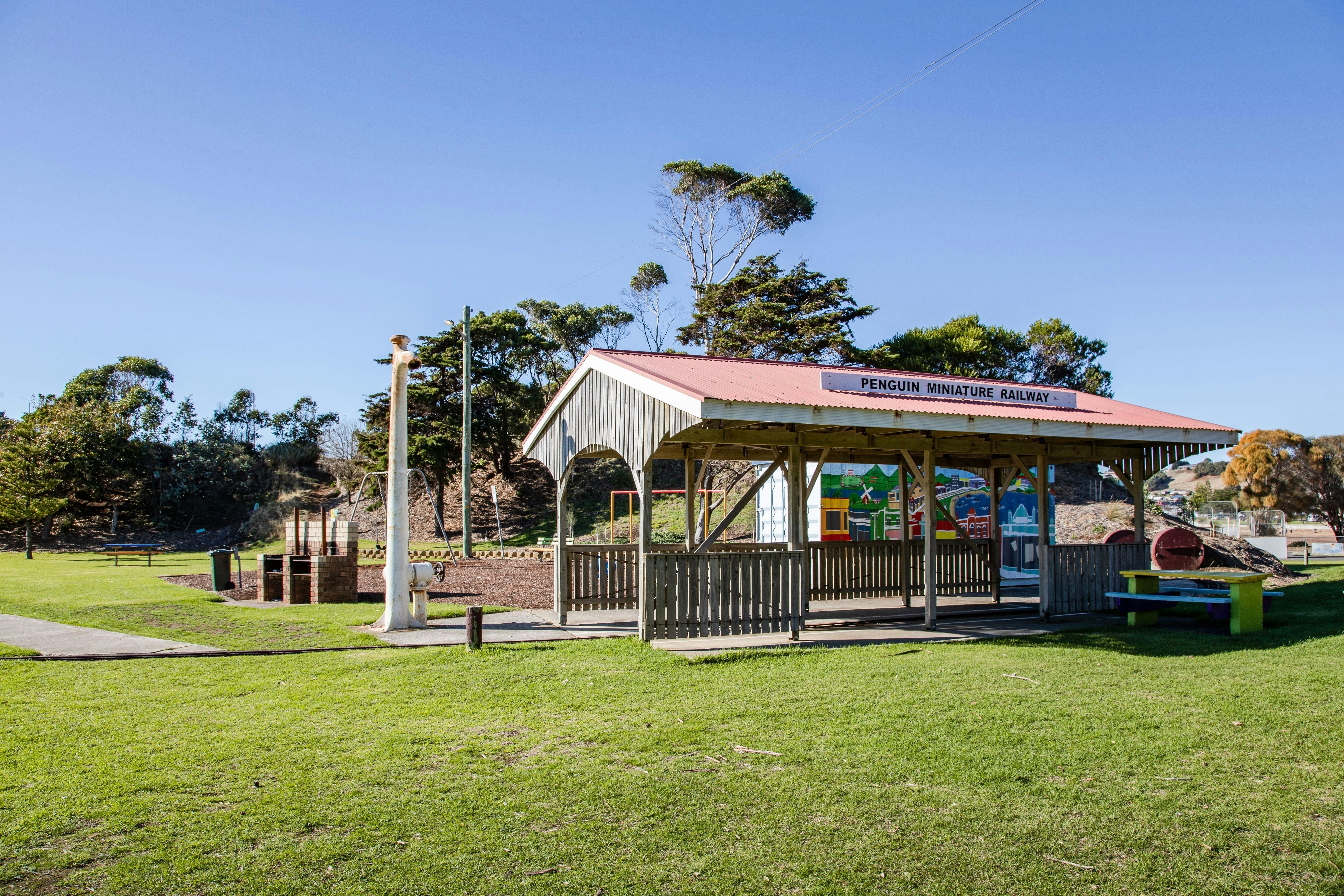 Johnsons Beach, Penguin