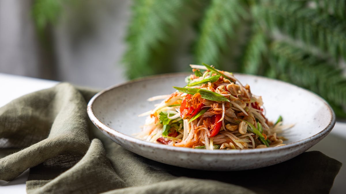 Salad of green papaya