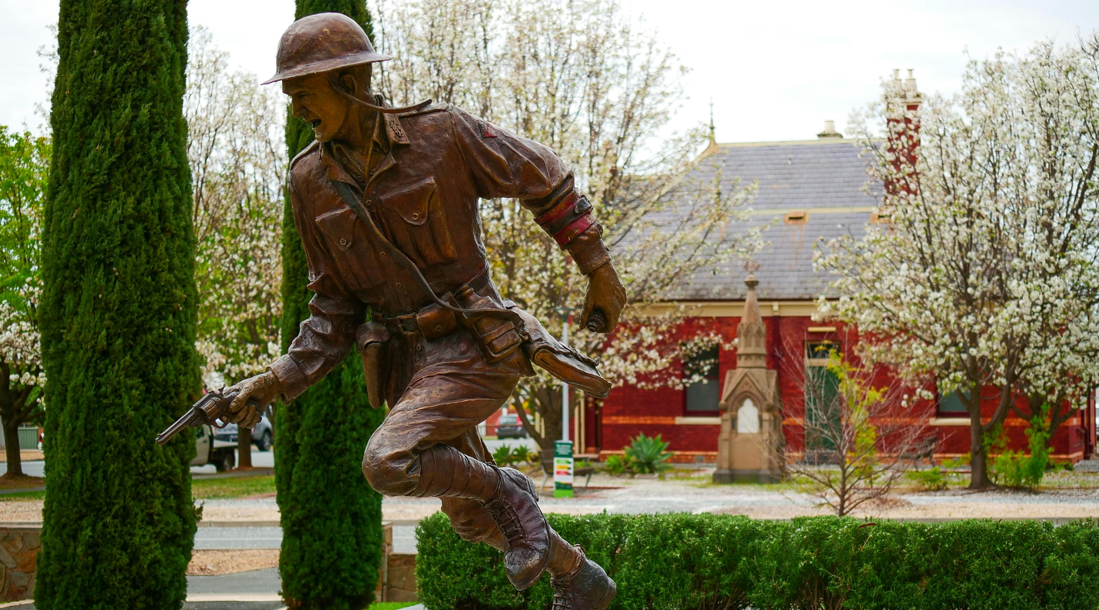 Private Robert Mactier Memorial Statue