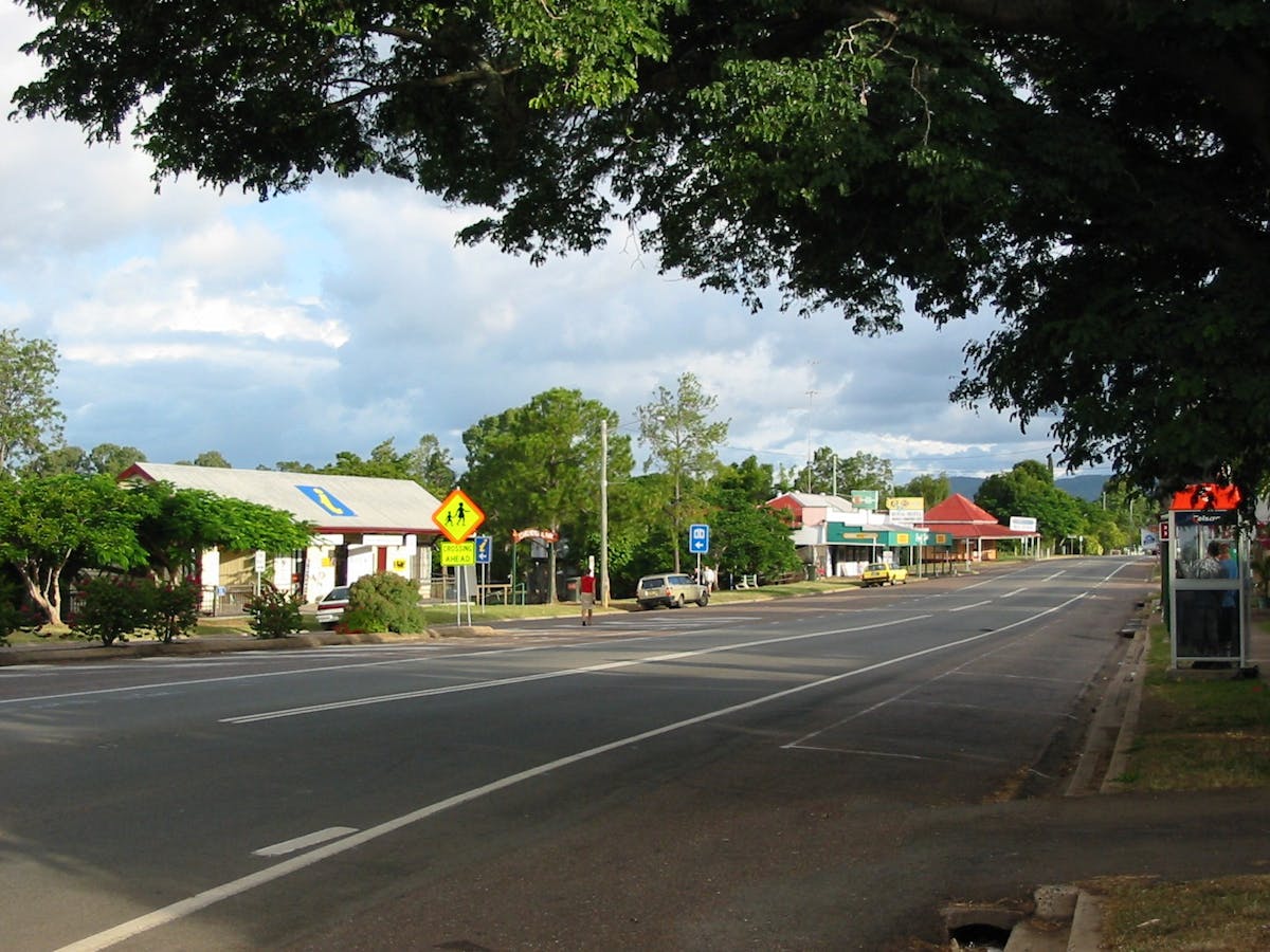 photo showing the main street of Tiaro looking south