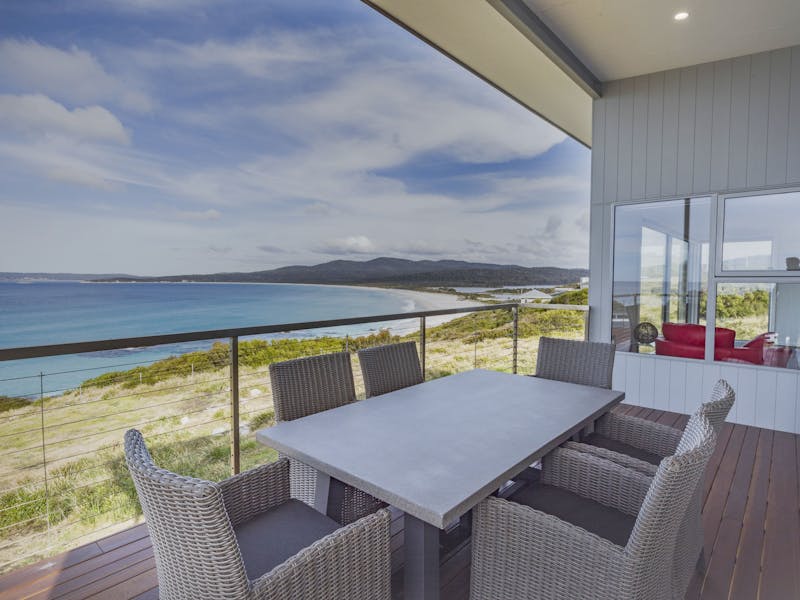 Tranquility Bay of Fires Outdoor entertaining with views
