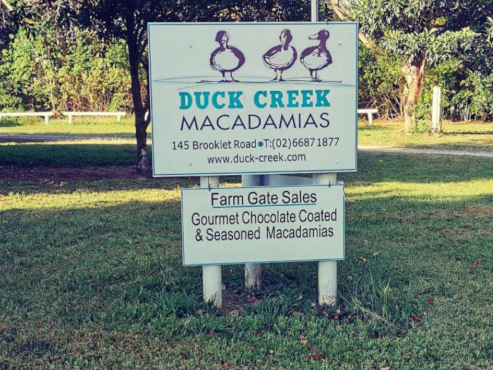 Duck Creek Macadamias Farm Gate Sign