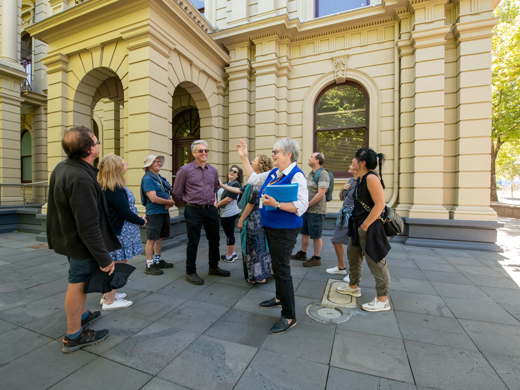 Guide discussing the external features of the late 19th century architectural achievement.