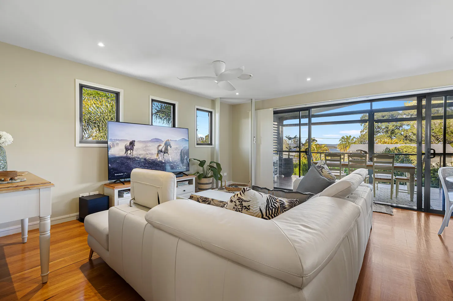 Lounge Room with corner lift