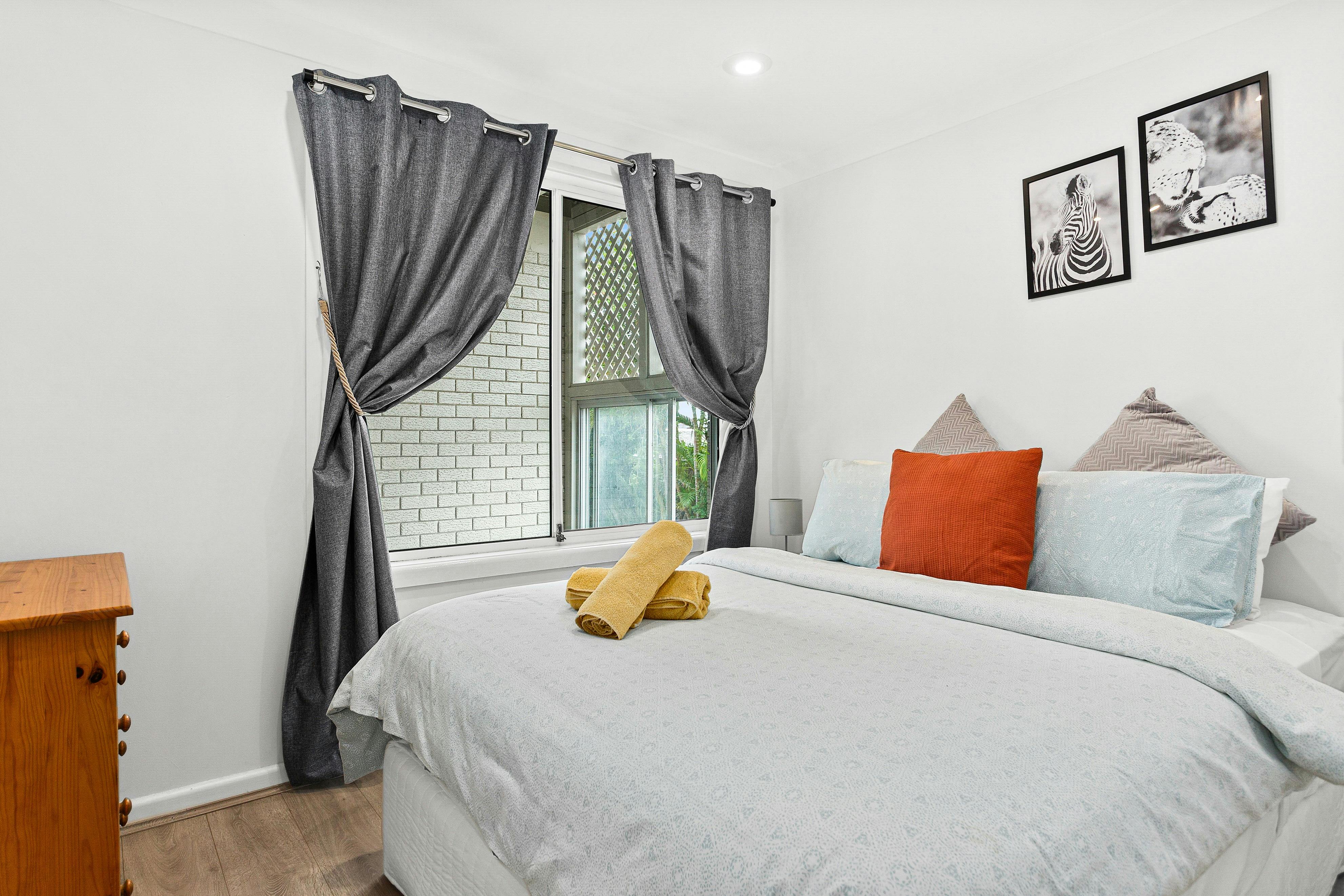 Queen Bedroom - downstairs