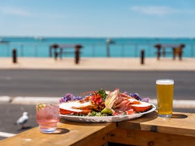 Lobster Pot Crayfish platter with Beachport Brewing Co. Gin and Beer on Beachport foreshore