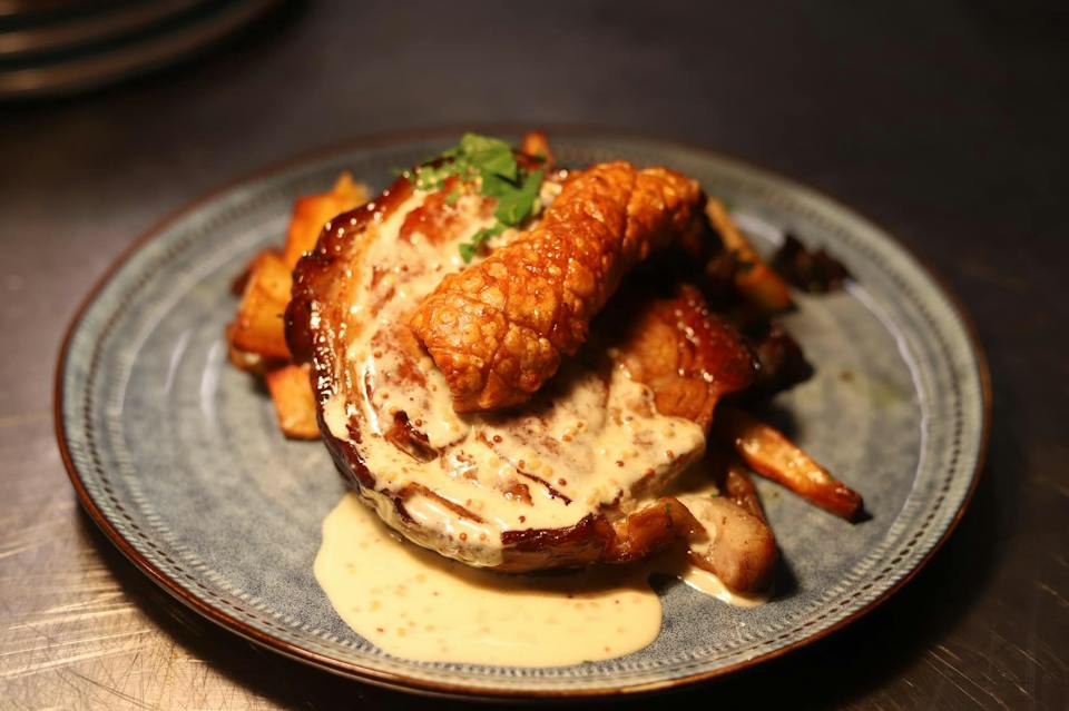 Appleby’s Mediterraneo Bar & Grill photo